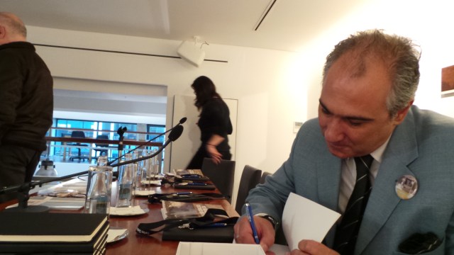 Angola no coração, Angola em poesia - Apresentação Arquivo - 8 de Março